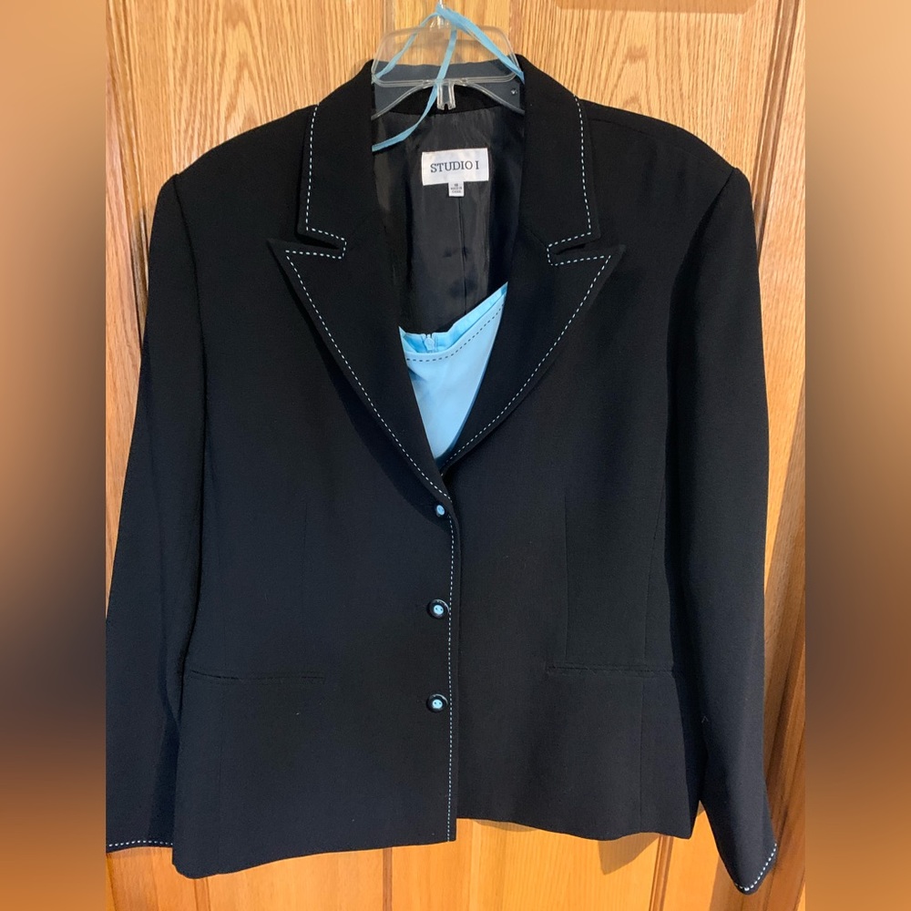 Women’s plus size 3 pc pants suit